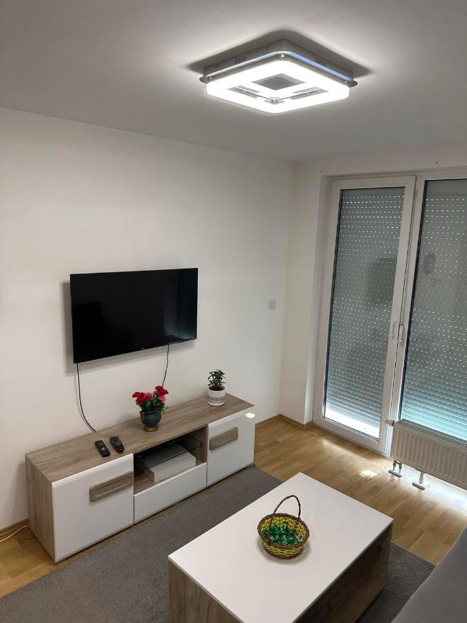Apartment Otoka - Stan Na Dan Sarajevo